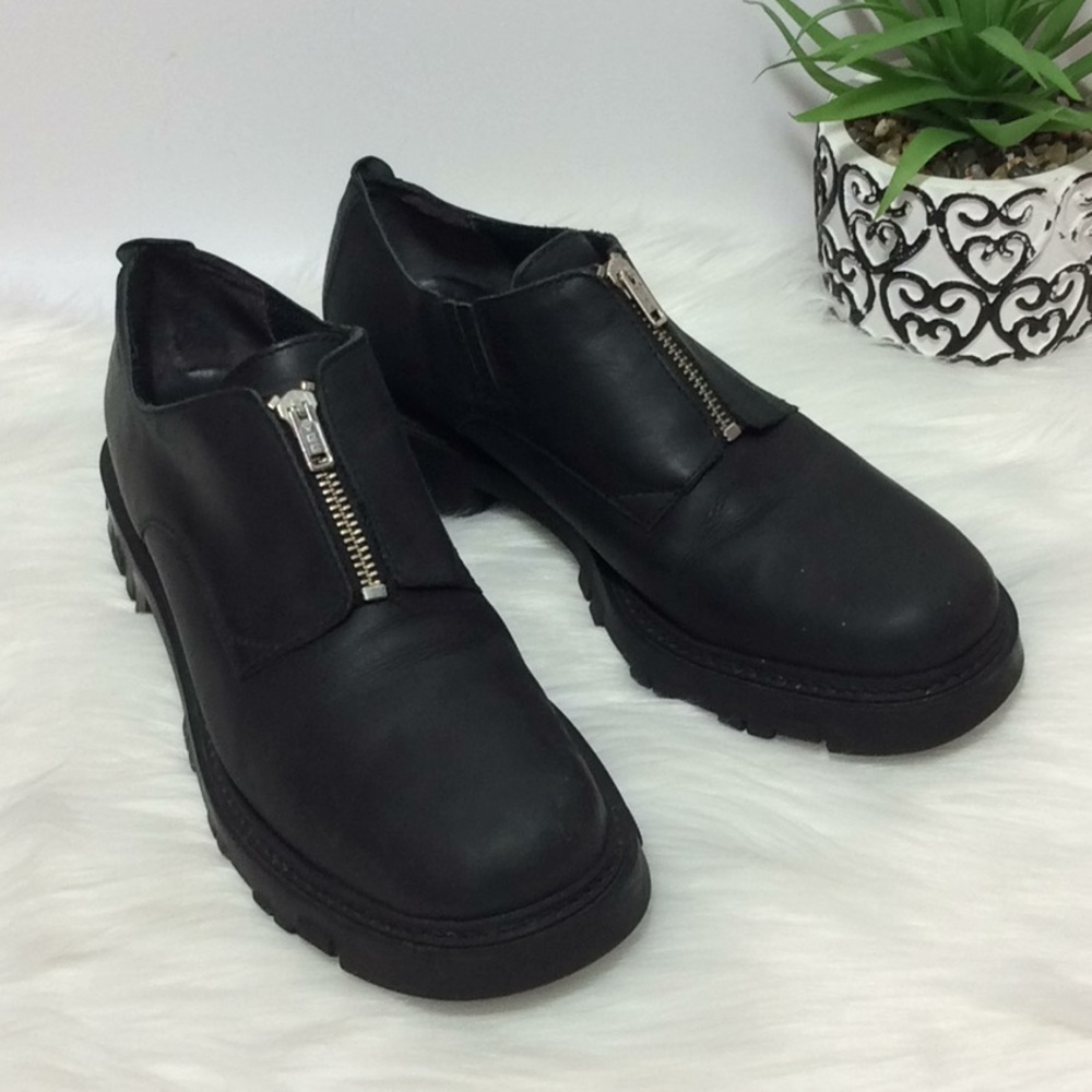 Vintage What’s What Black Lug Sole Zip Up Shoe